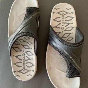 Merrell Black leather sandals womens size 7.5